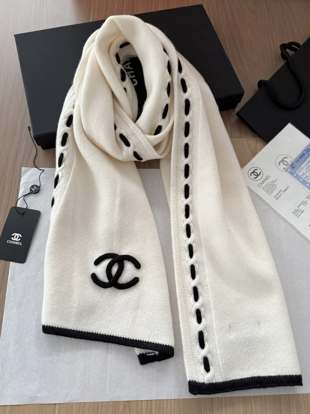 Chanel Style Contrast-Stitch Knit Scarf