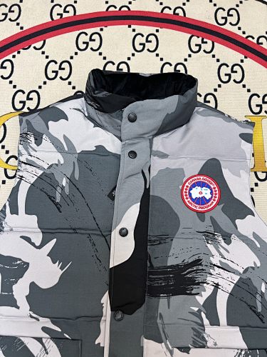Canada Goose Camo Freestyle Crew Down Vest