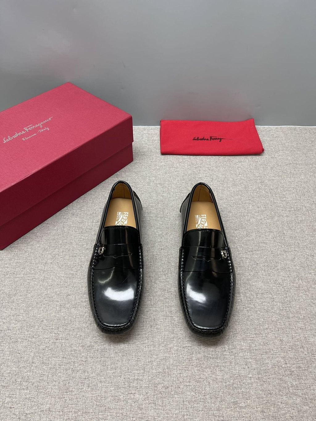 Ferragamo Men's Black Buckle Driving Loafers - Moc-Toe Stitching