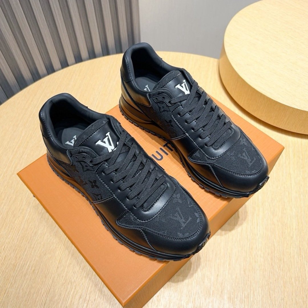 Louis Vuitton Black & Dark Gray Low-Top Sneakers - Padded Collar